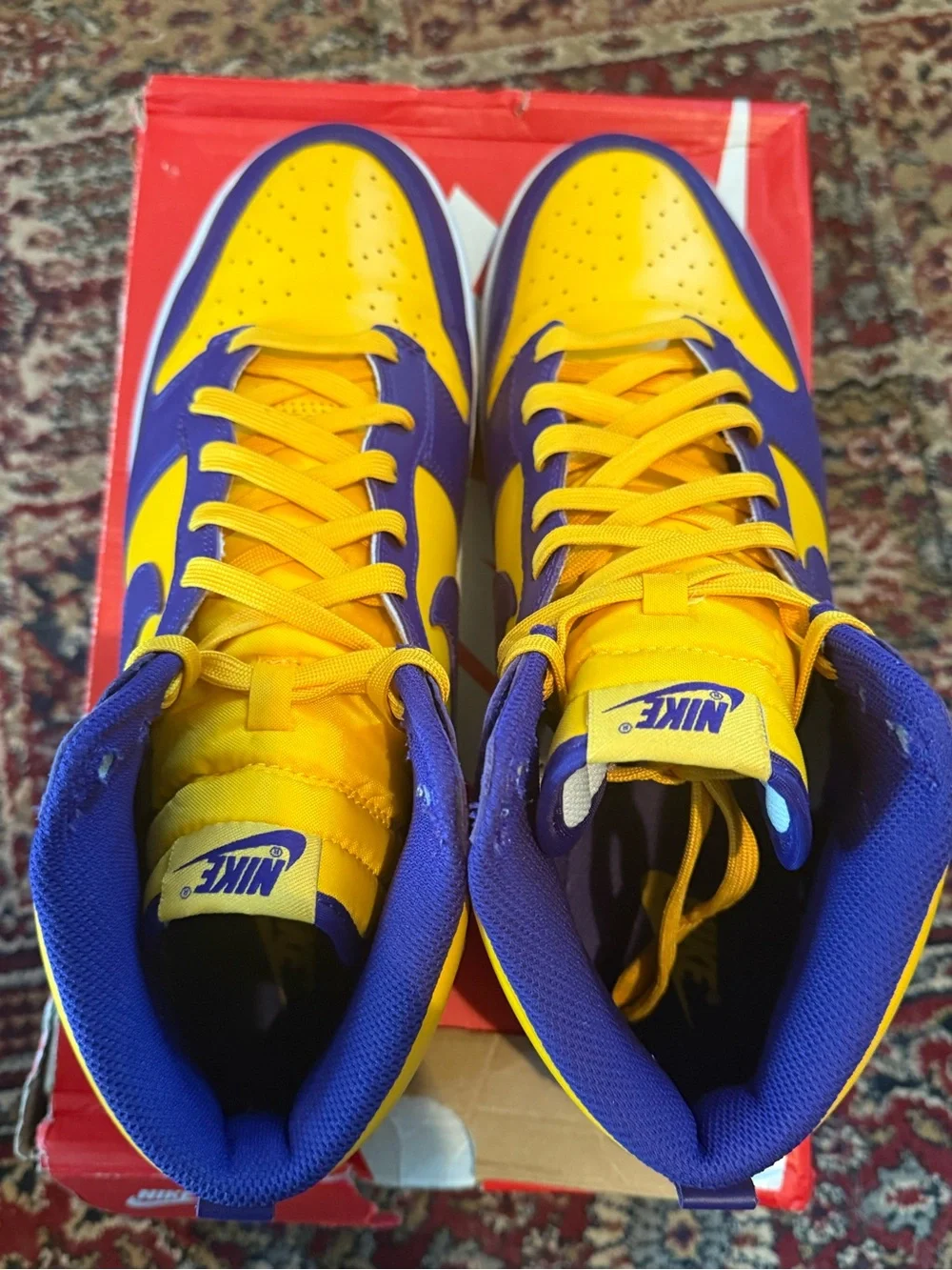 Nike Dunk High Lakers - Basketball Sneakers in Purple & Yellow